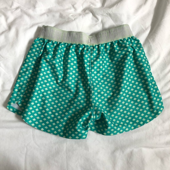 Green diamond underarmour  shorts✅ - Picture 2 of 2